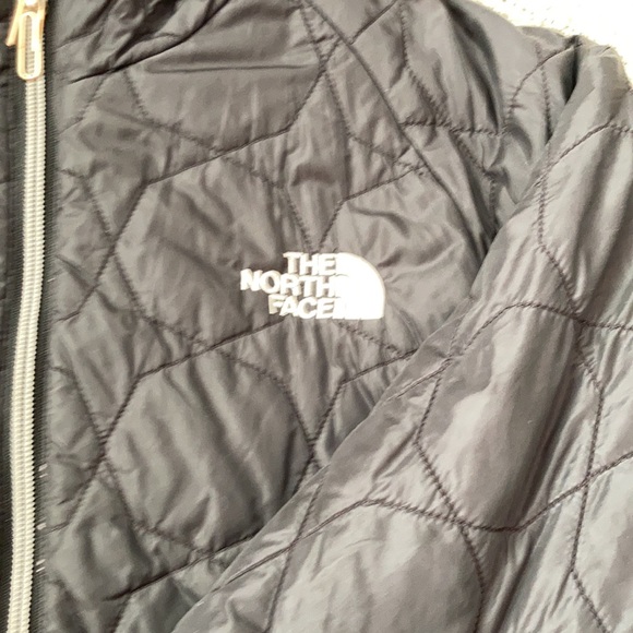 North Face Nylon Jacket - Picture 2 of 4